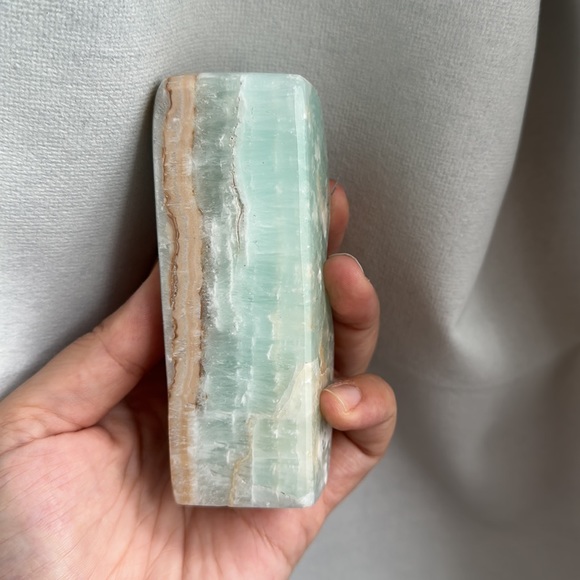 Caribbean Calcite Freeform Crystal #1 - Picture 2 of 7